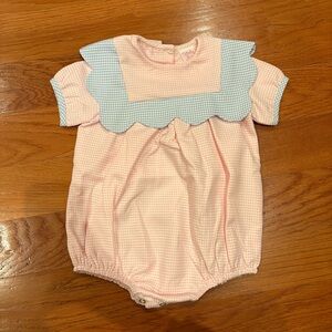 Stitchy Fish Bubble with Scalloped Collar